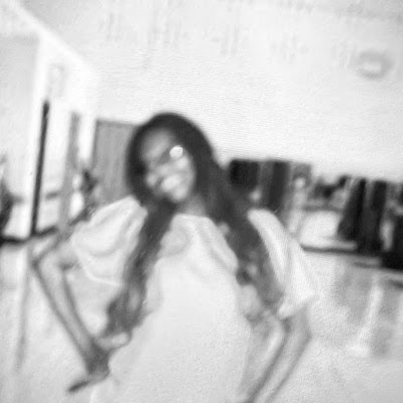 Meet your Posher, Essi - Picture 1 of 1